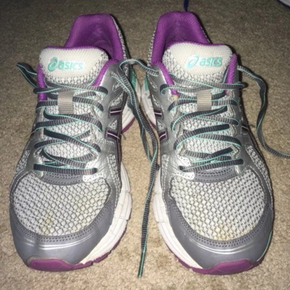 Running shoes